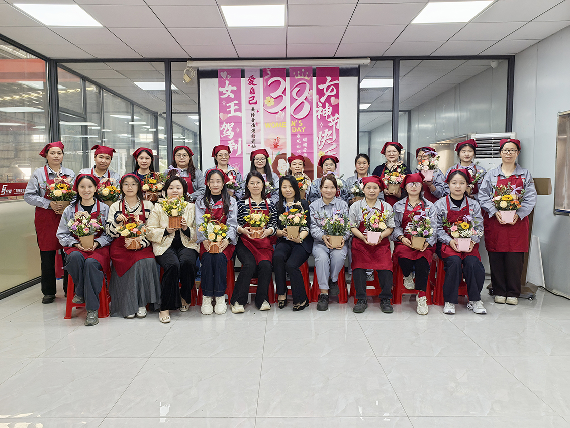 以花之名 遇见最美的自己——豪门国际举办三八妇女节活动